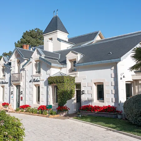 Hotel The Originals Résidence De Rohan 3*