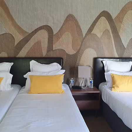 Hotel The Originals Résidence De Rohan 3*