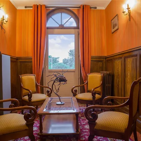 Hotel The Originals Résidence De Rohan 3*