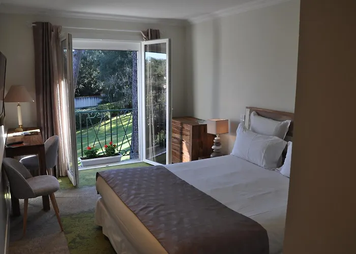 Hotel The Originals Résidence De Rohan 3*