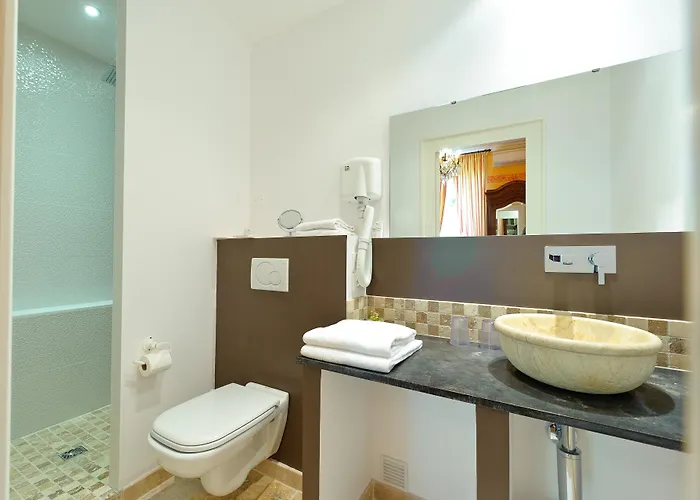 Hotel The Originals Résidence De Rohan Vaux-sur-Mer