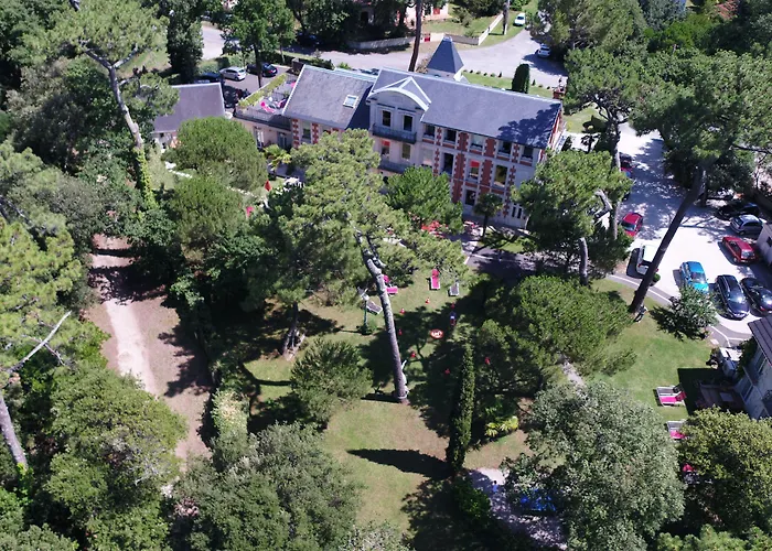 Hotel The Originals Résidence De Rohan 3*