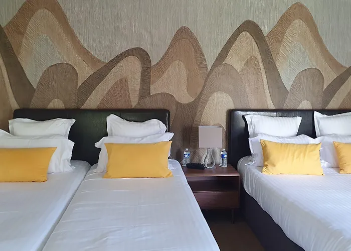 Hotel The Originals Résidence De Rohan 3*