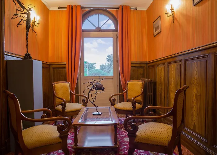 Hotel The Originals Résidence De Rohan 3*