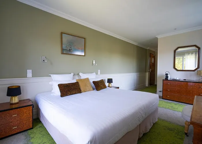 Hotel The Originals De Rohan